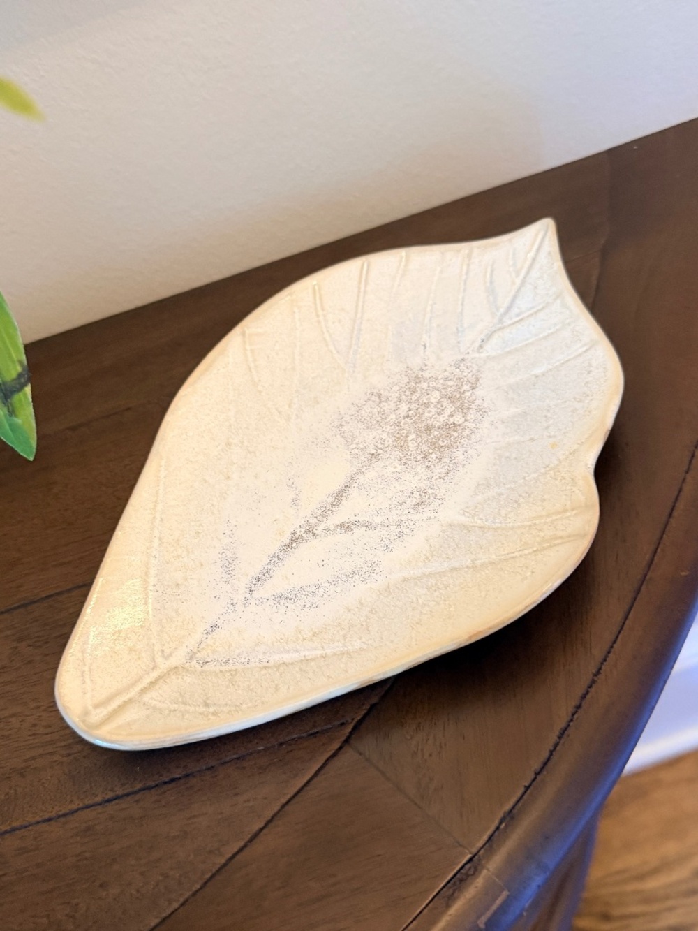 NIB Anthropologie White Oak Leaf Canape, Side Dish, Or Trinket Dish